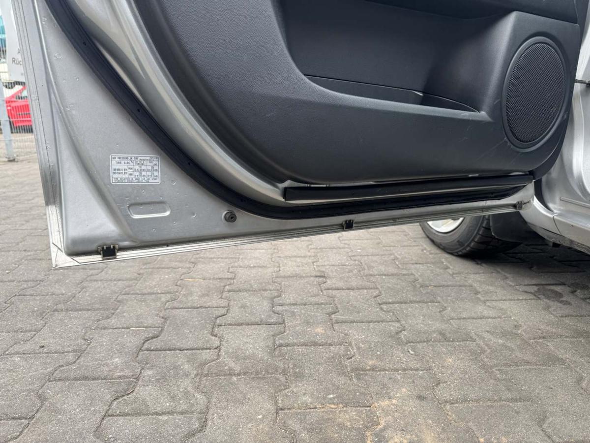 Mazda 3 BK original T&uuml;r vorn links Silber 4-T&uuml;rer Limousine Rohbau Bj.2004